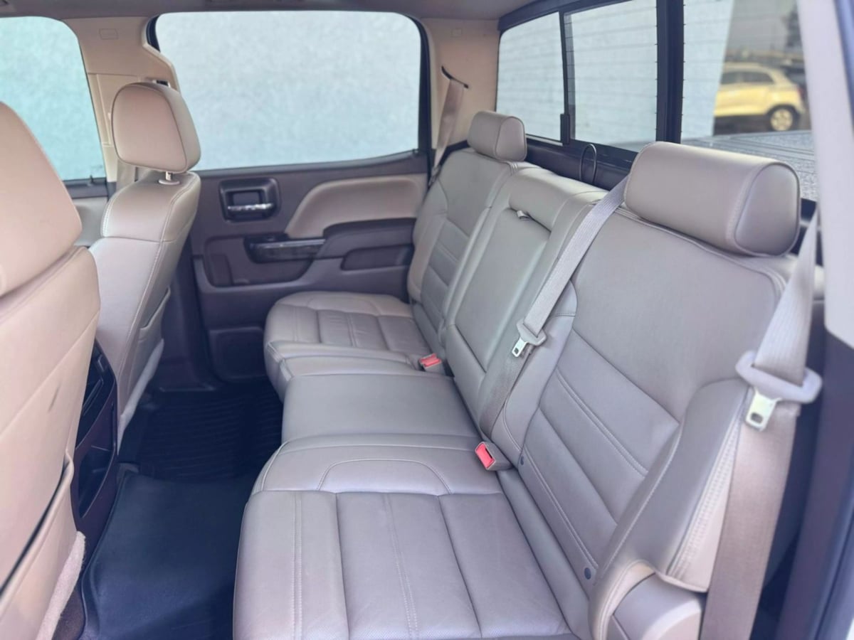 Vehicle image 23 of 49