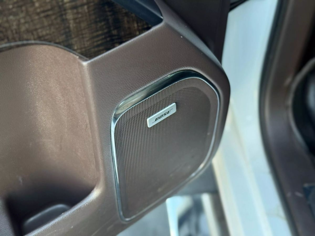 Vehicle image 36 of 49