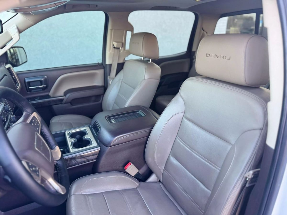 Vehicle image 22 of 49