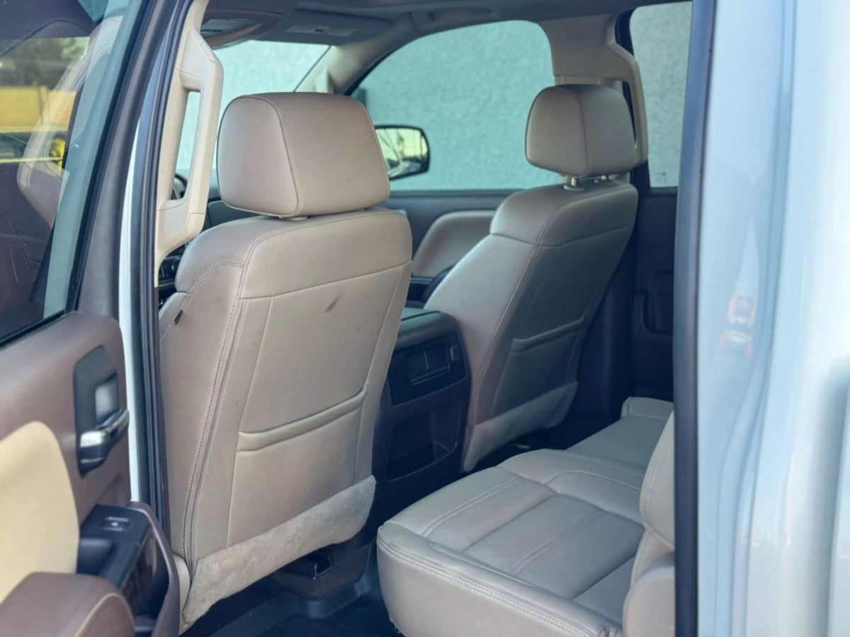 Vehicle image 20 of 49