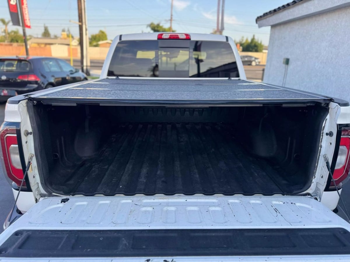 Vehicle image 17 of 49