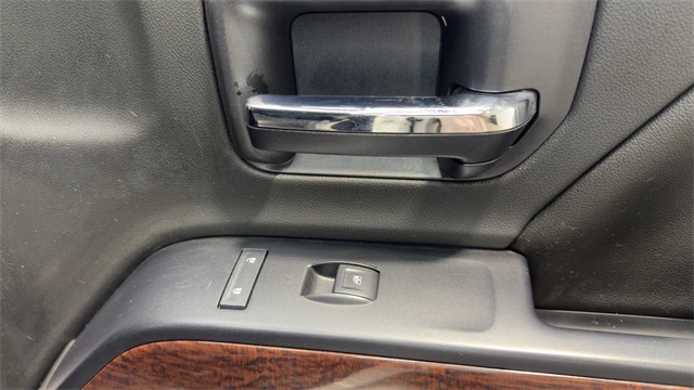 2016 GMC Sierra 2500HD SLT Image 29 of 34