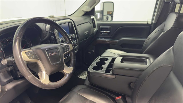 2016 GMC Sierra 2500HD SLT Image 19 of 34