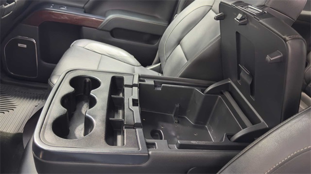 2016 GMC Sierra 2500HD SLT Image 24 of 34