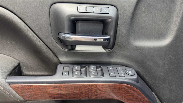 2016 GMC Sierra 2500HD SLT Image 30 of 34