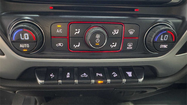 2016 GMC Sierra 2500HD SLT Image 25 of 34