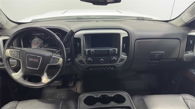 2016 GMC Sierra 2500HD SLT Image 18 of 34