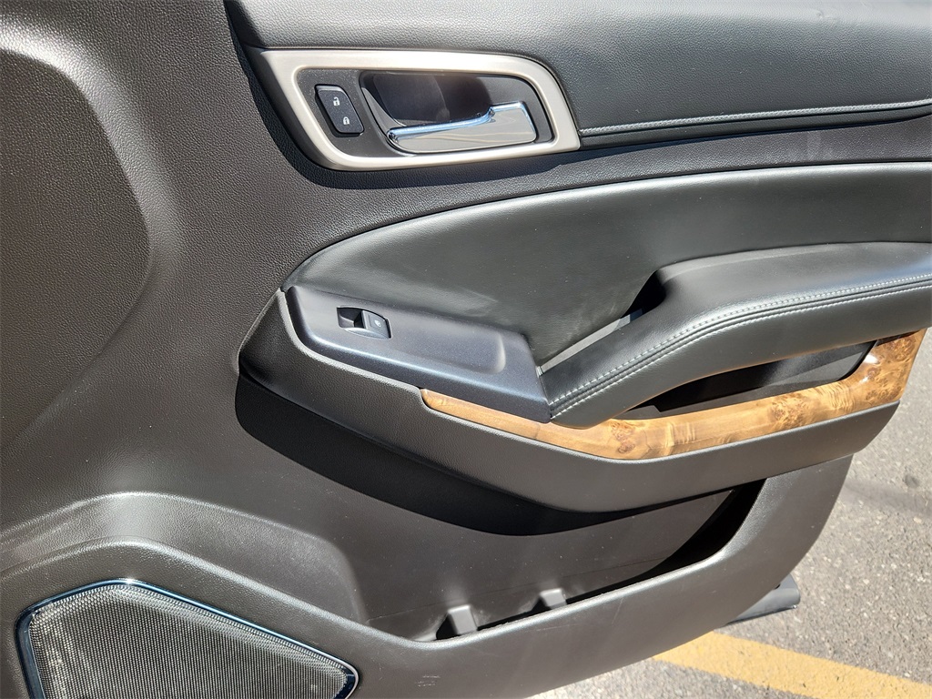 Vehicle image 16 of 29