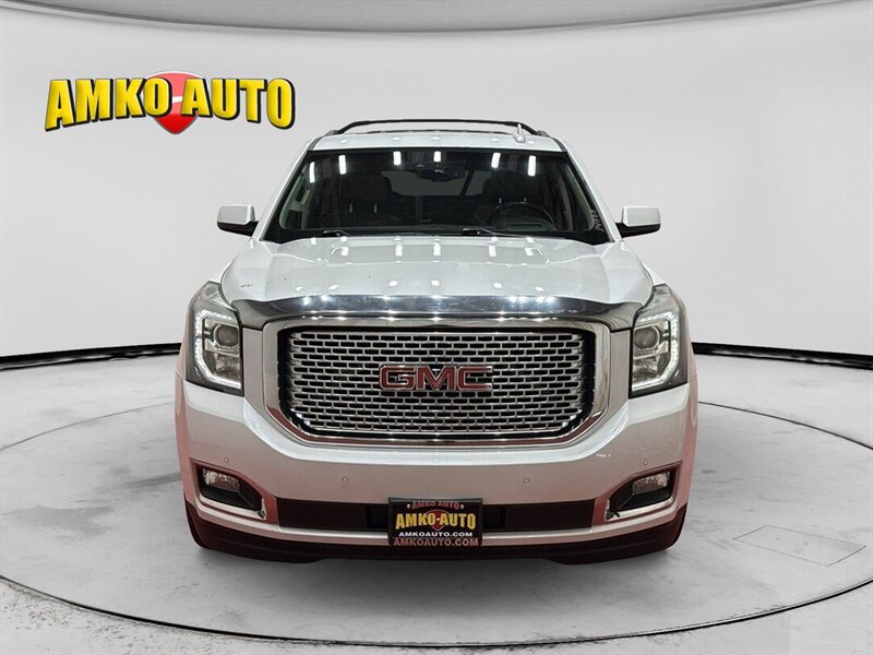 2016 GMC Yukon Denali Image 3 of 44