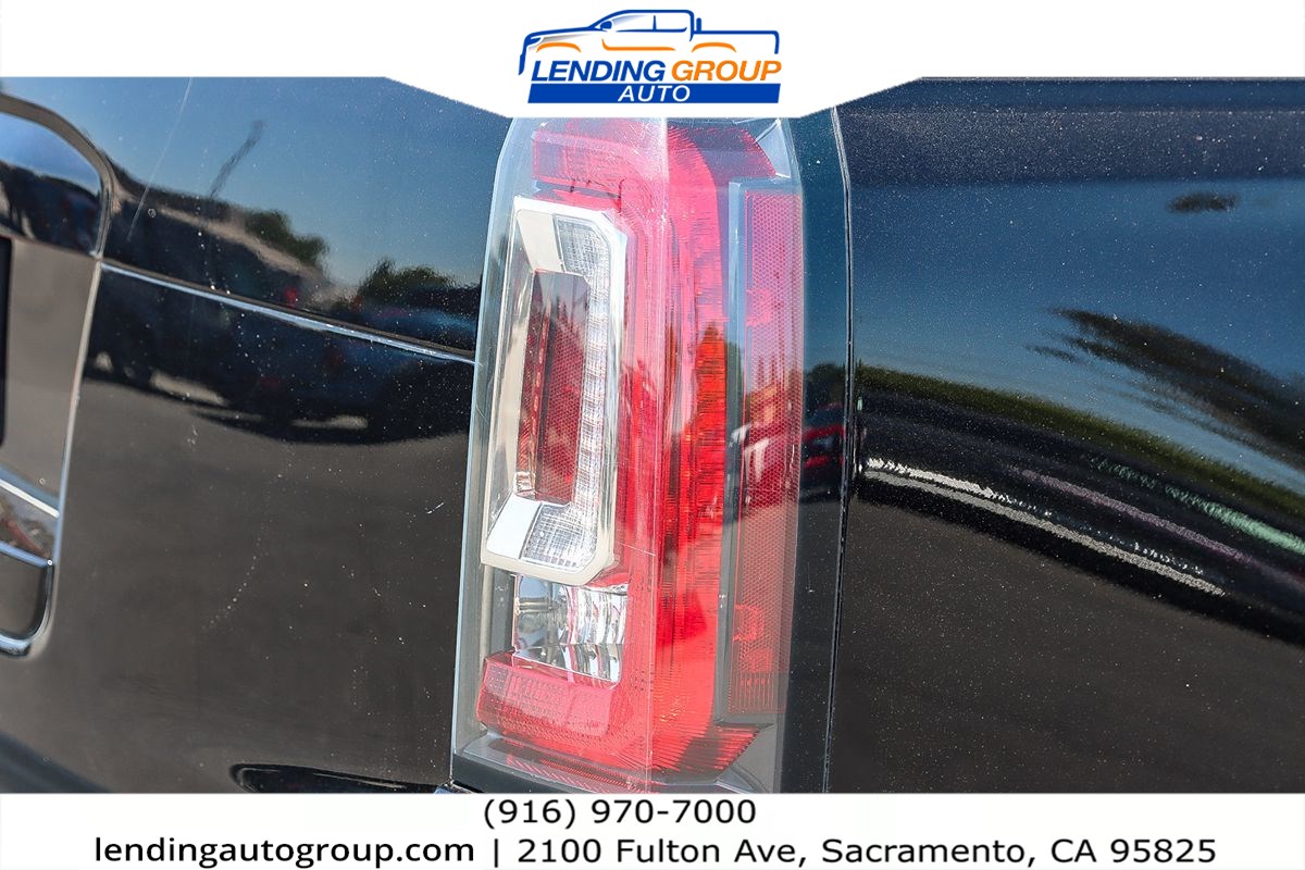 Vehicle image 17 of 25
