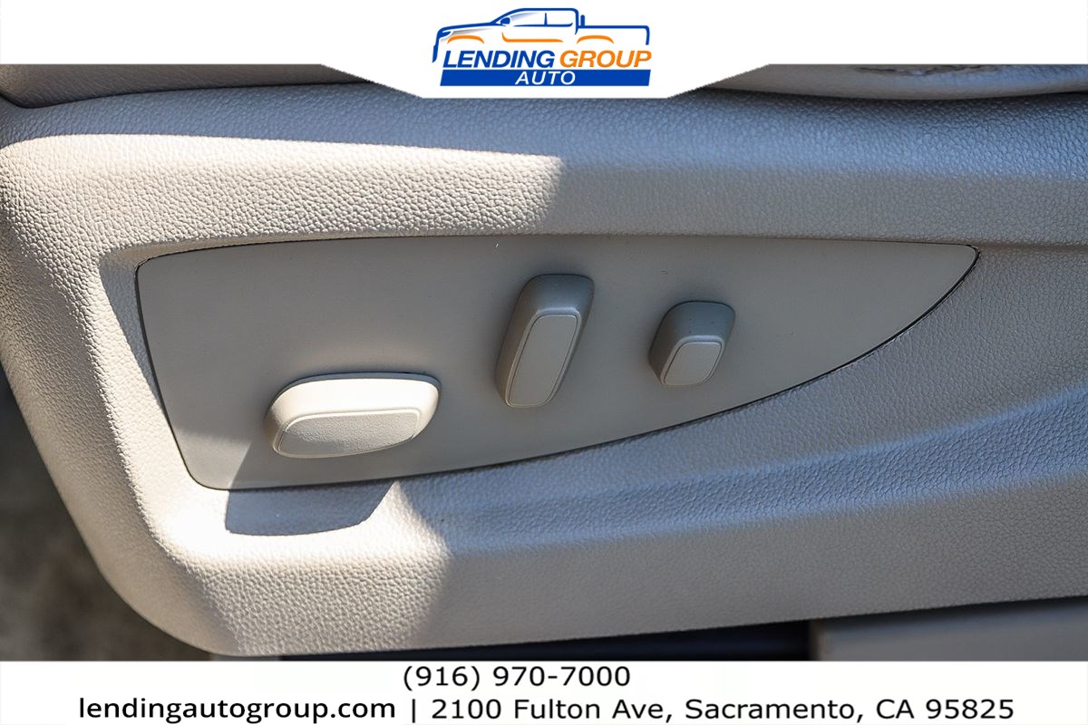 Vehicle image 20 of 25