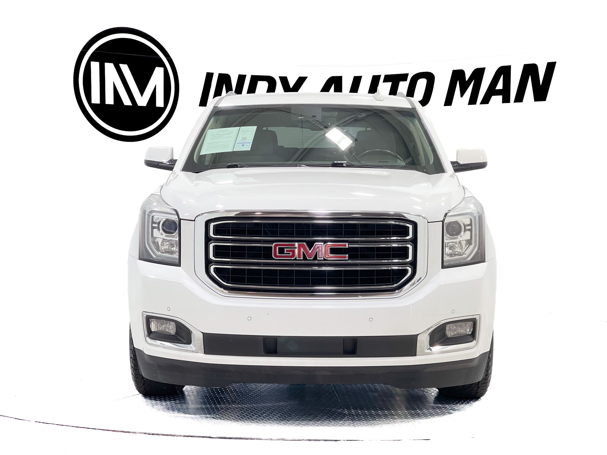 2016 GMC Yukon SLE Image 2 of 39