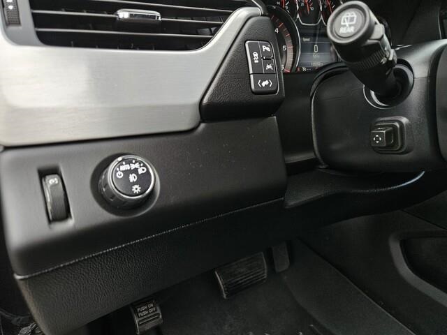 Vehicle image 17 of 31