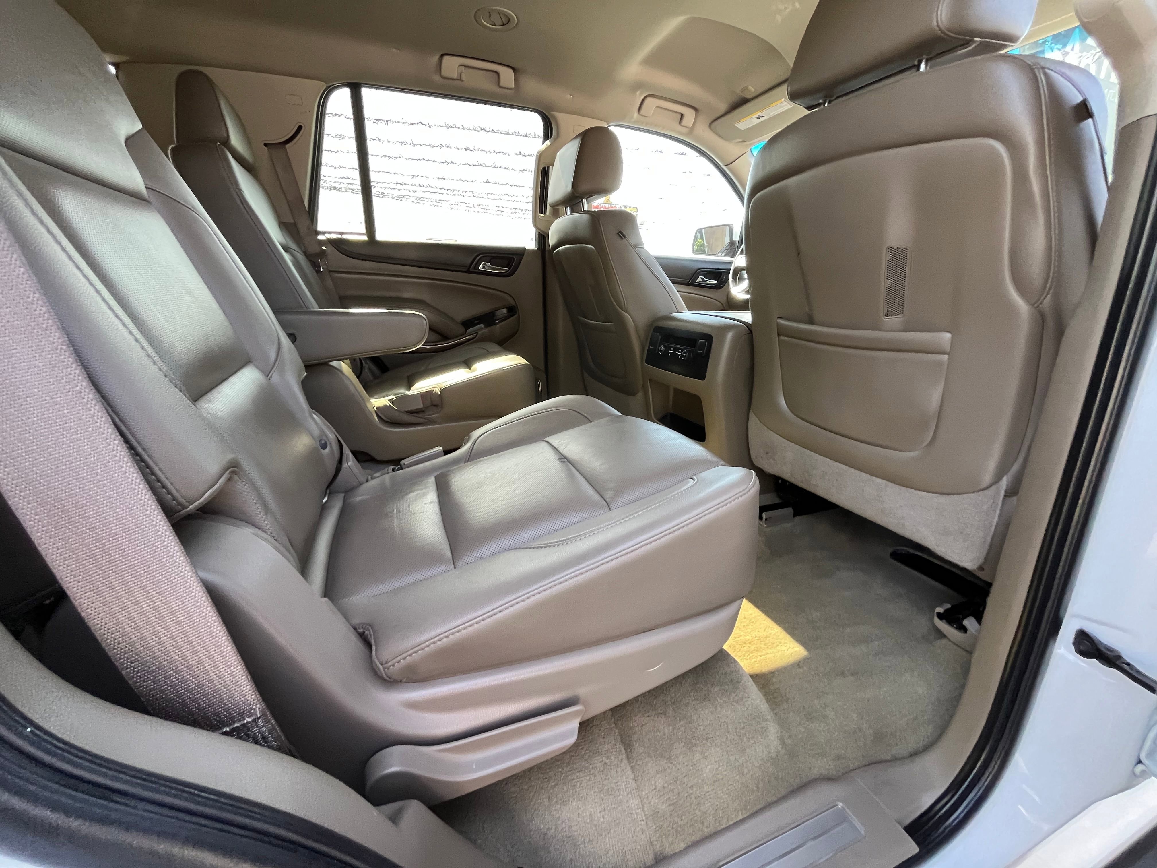 Vehicle image 43 of 71