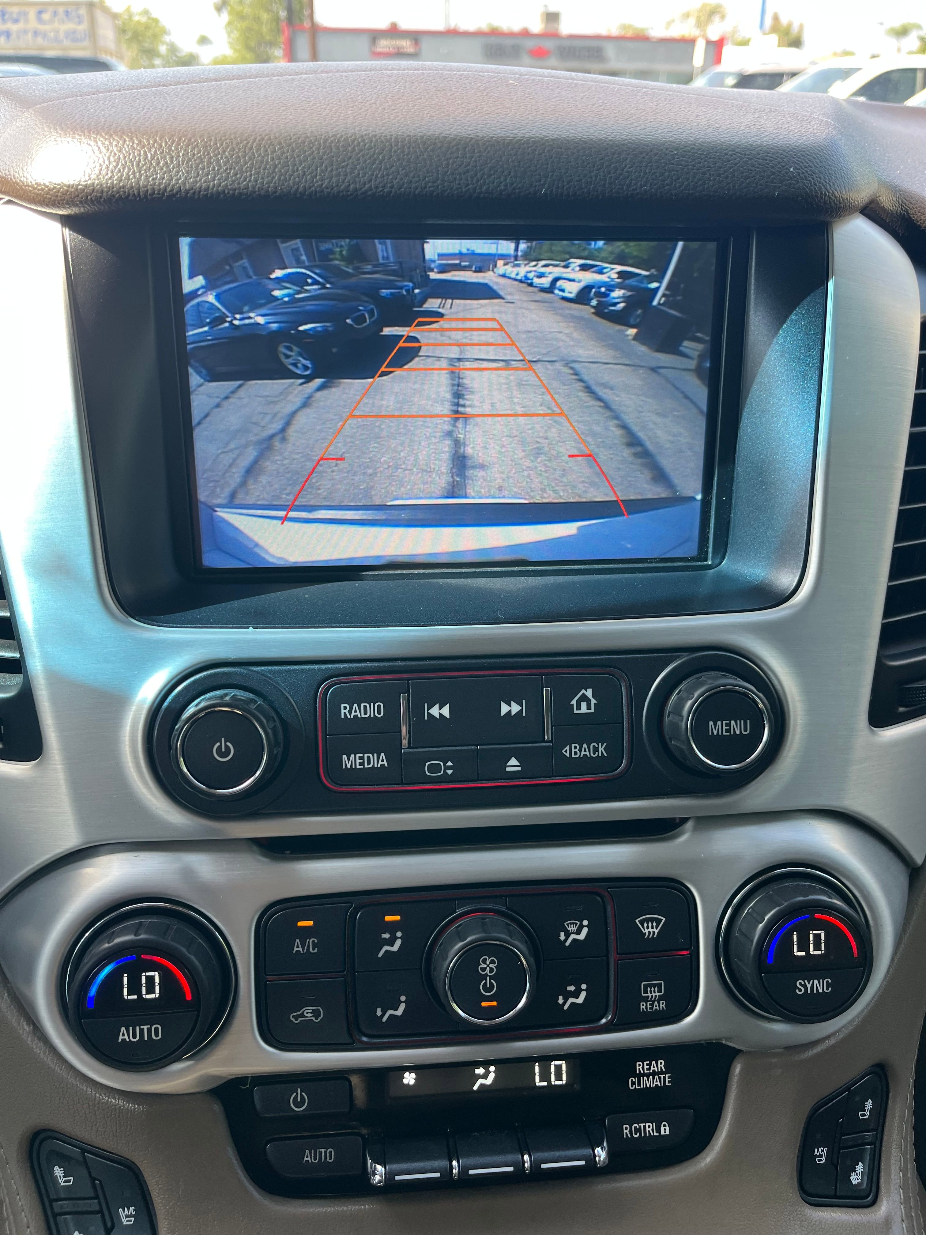 Vehicle image 33 of 71