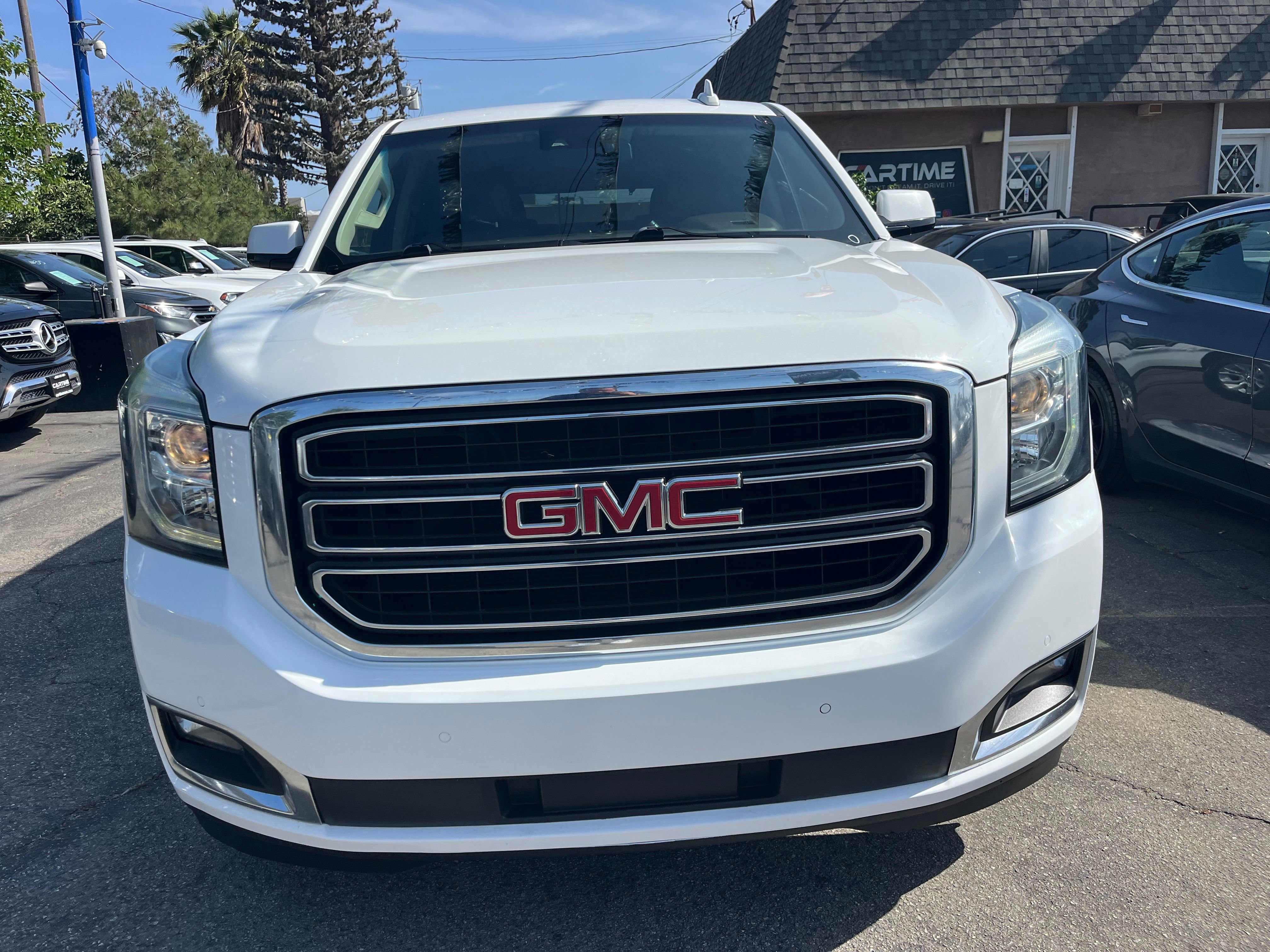 Vehicle image 6 of 71