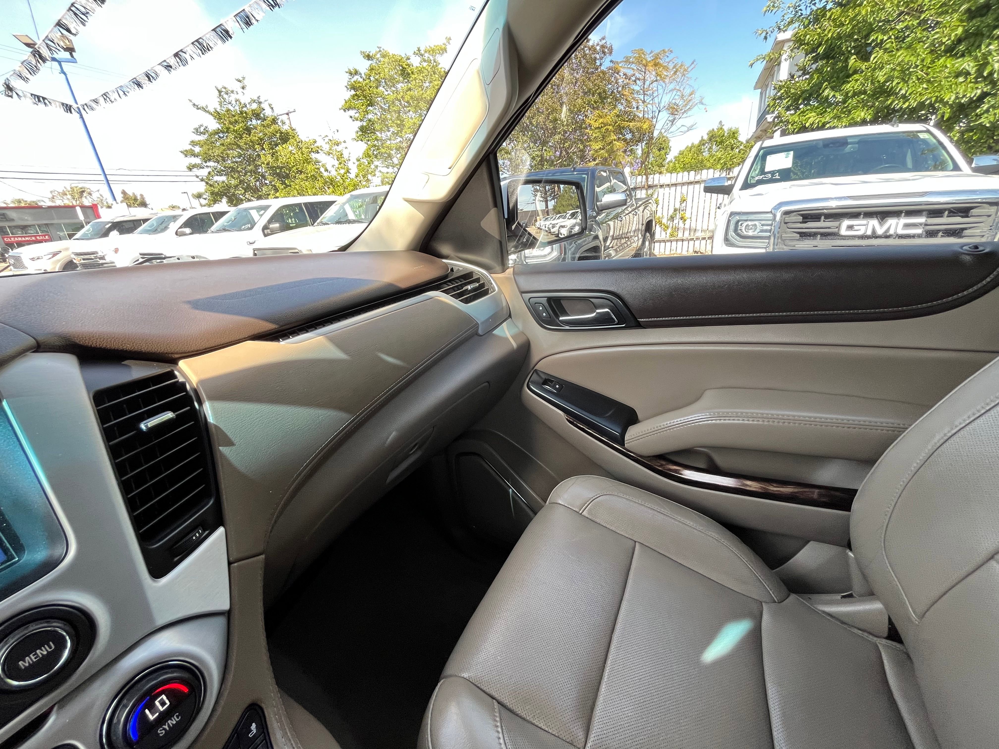Vehicle image 53 of 71