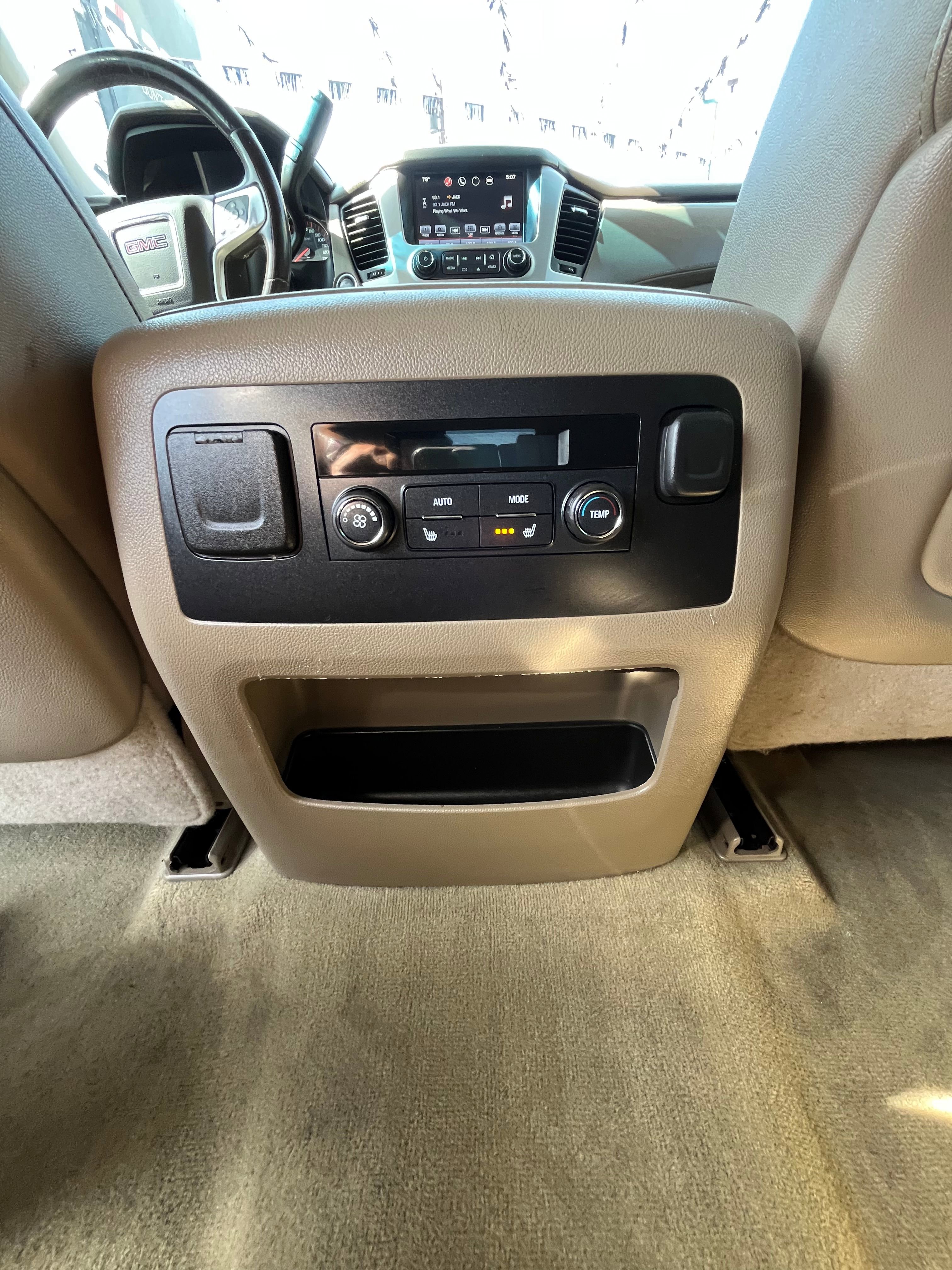 Vehicle image 65 of 71