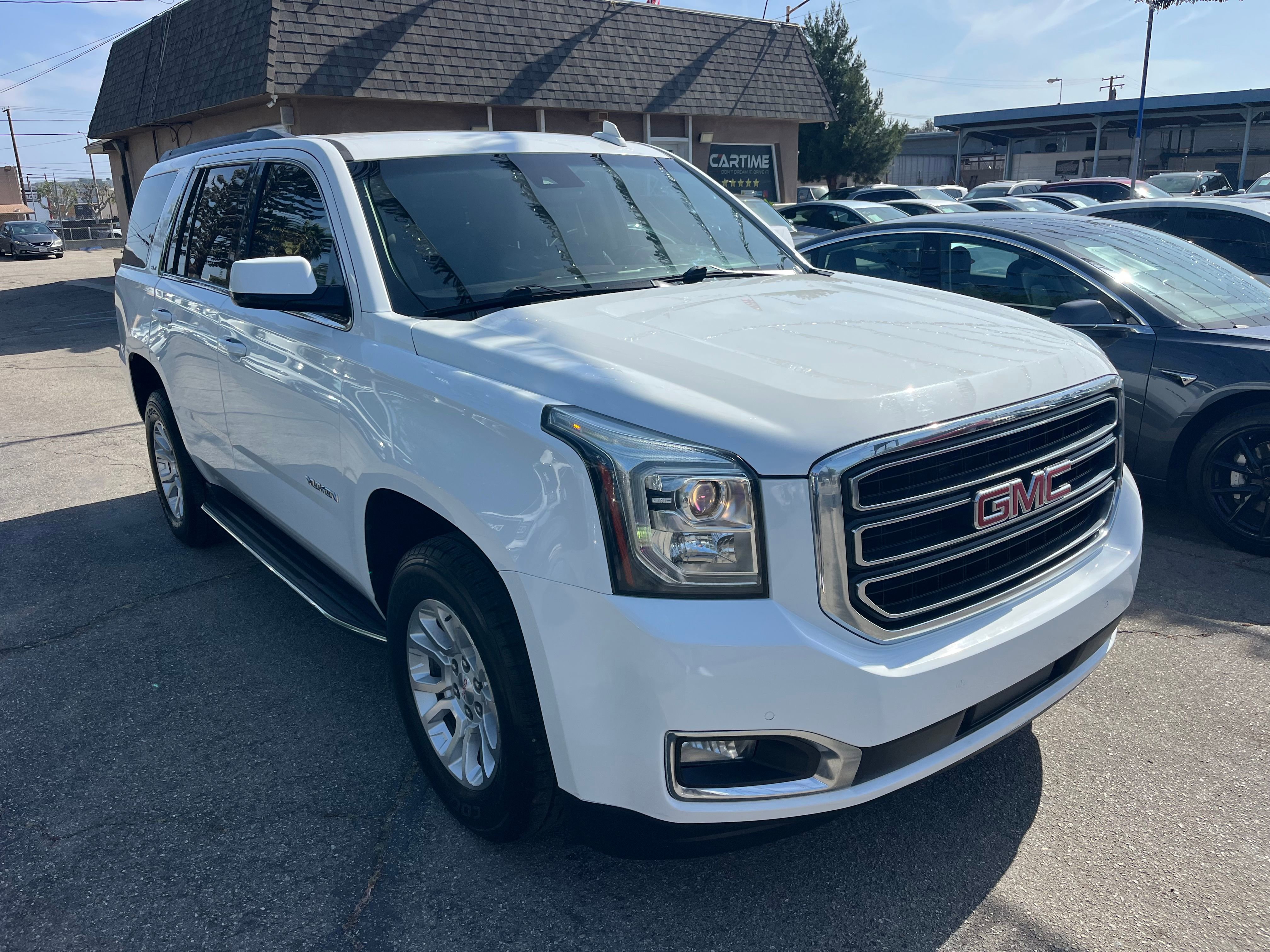 Vehicle image 10 of 71