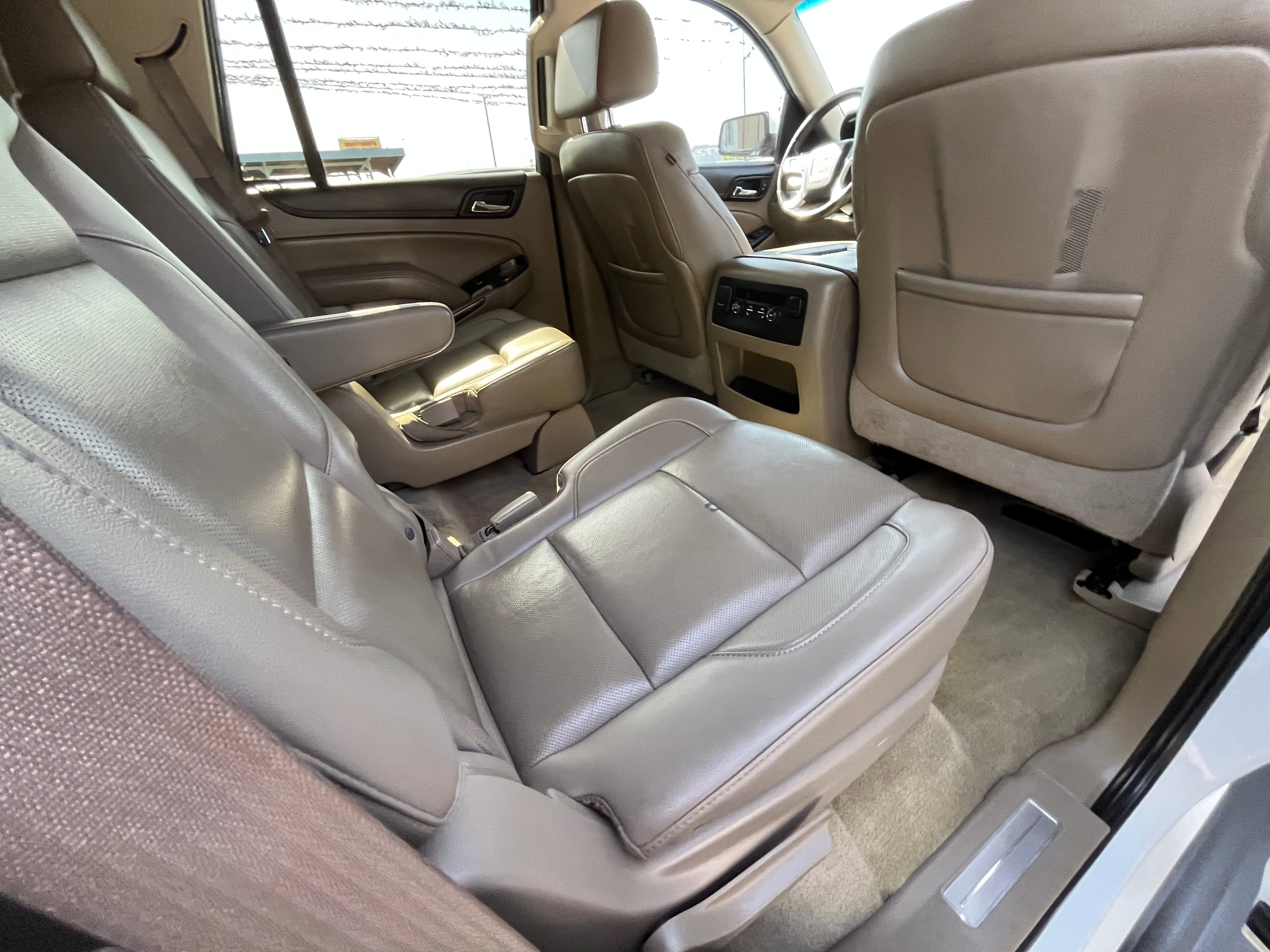 Vehicle image 40 of 71