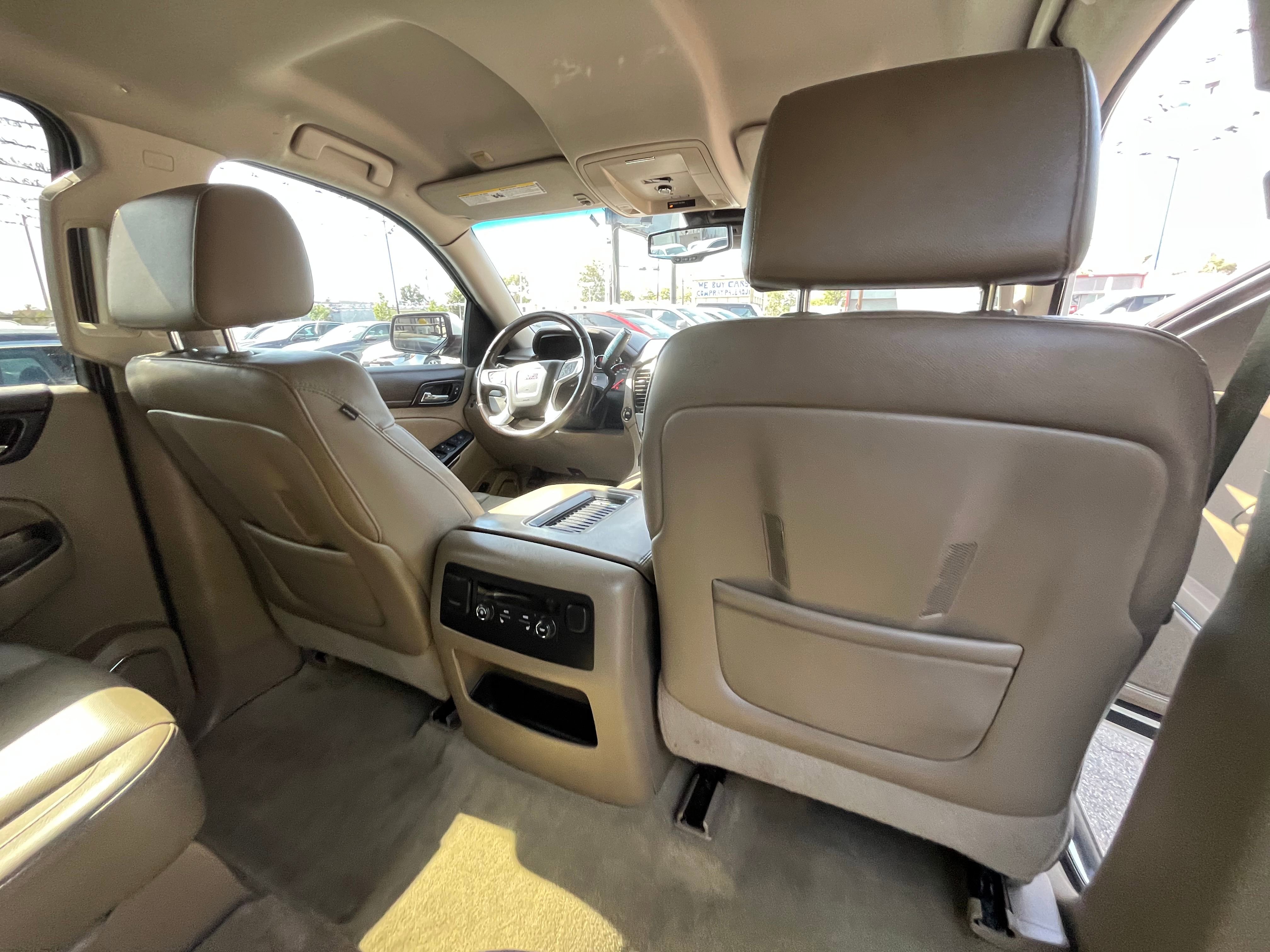 Vehicle image 41 of 71