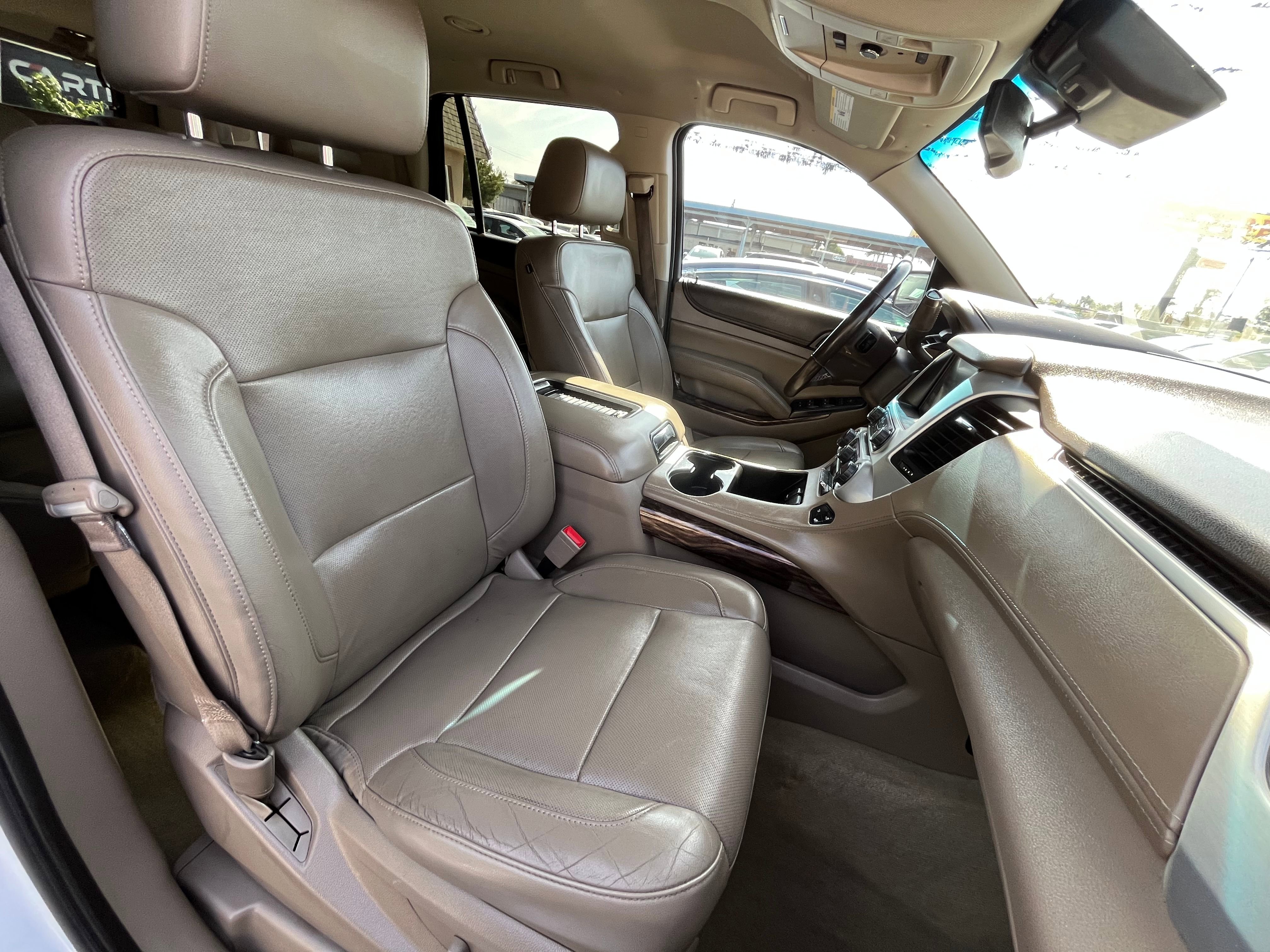 Vehicle image 36 of 71