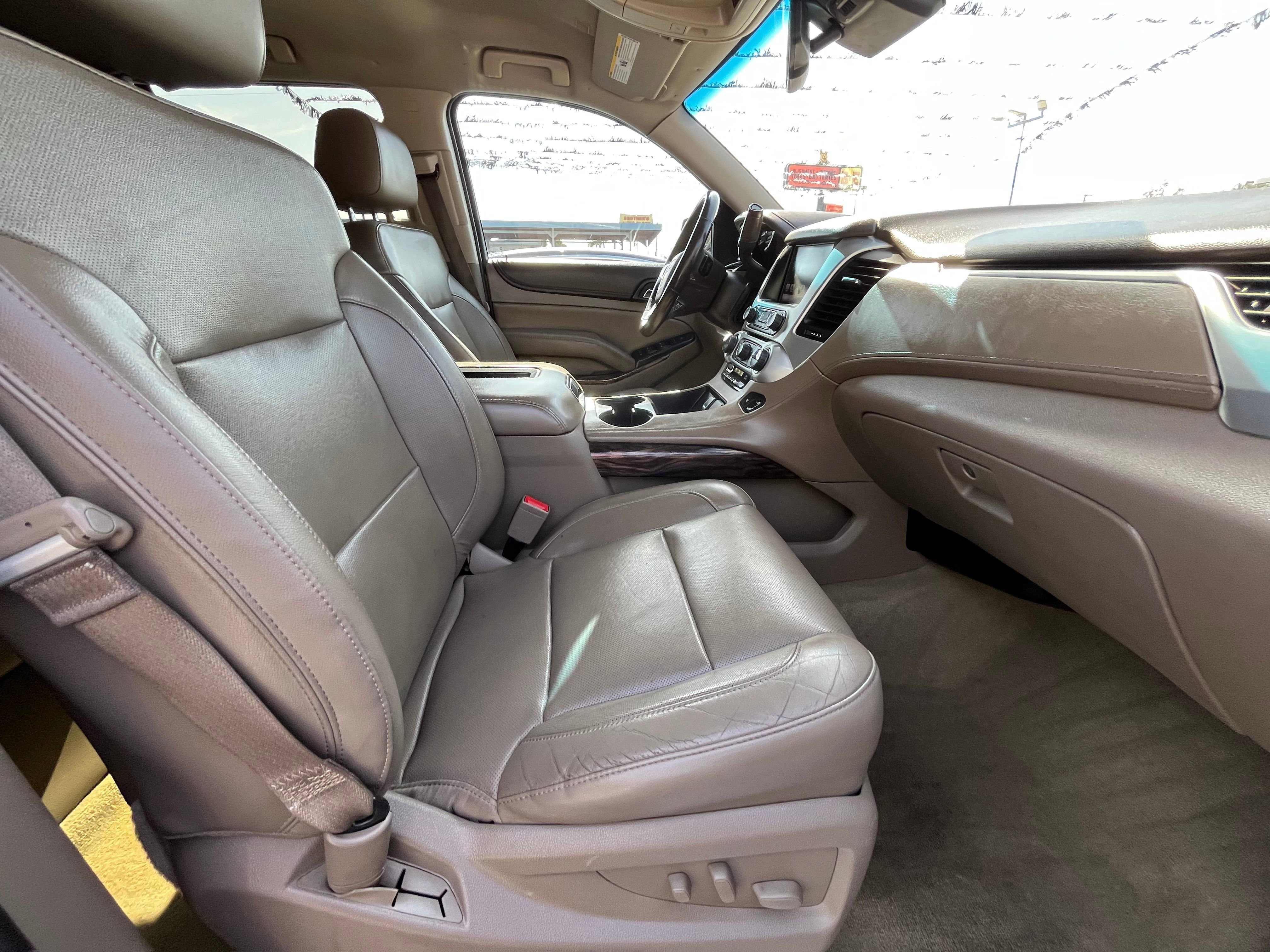 Vehicle image 37 of 71