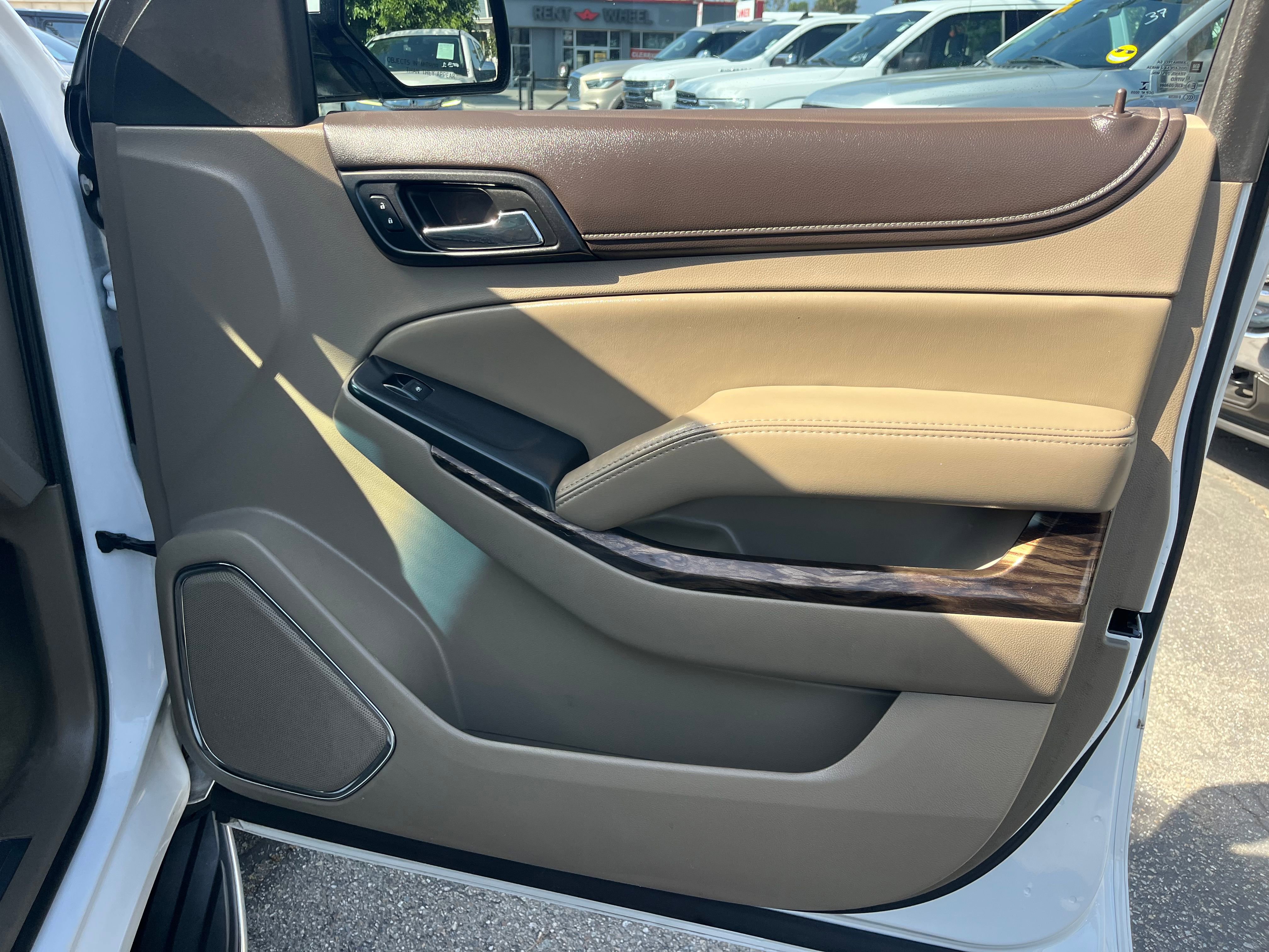 Vehicle image 38 of 71