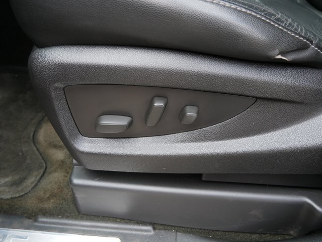 Vehicle image 28 of 42