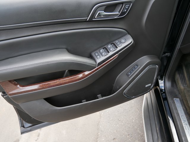 Vehicle image 20 of 42