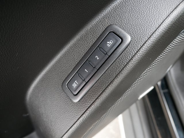 Vehicle image 23 of 42