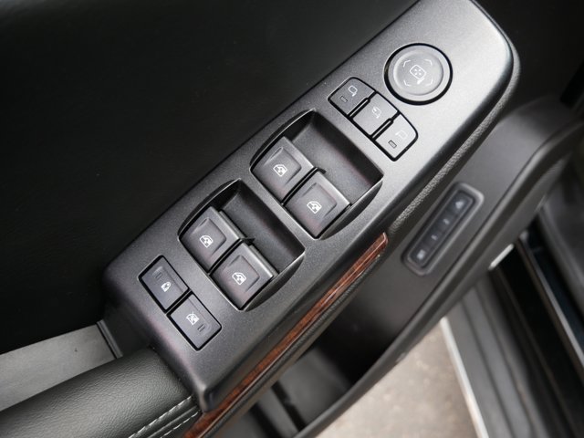 Vehicle image 21 of 42