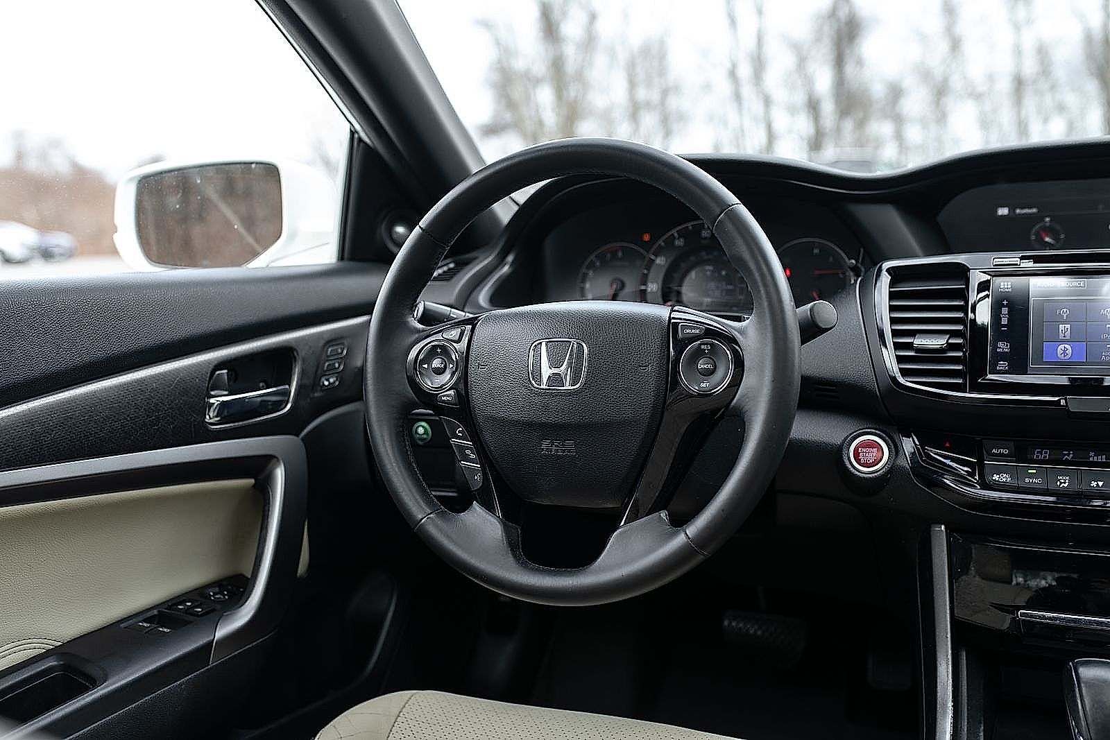 Vehicle image 19 of 28
