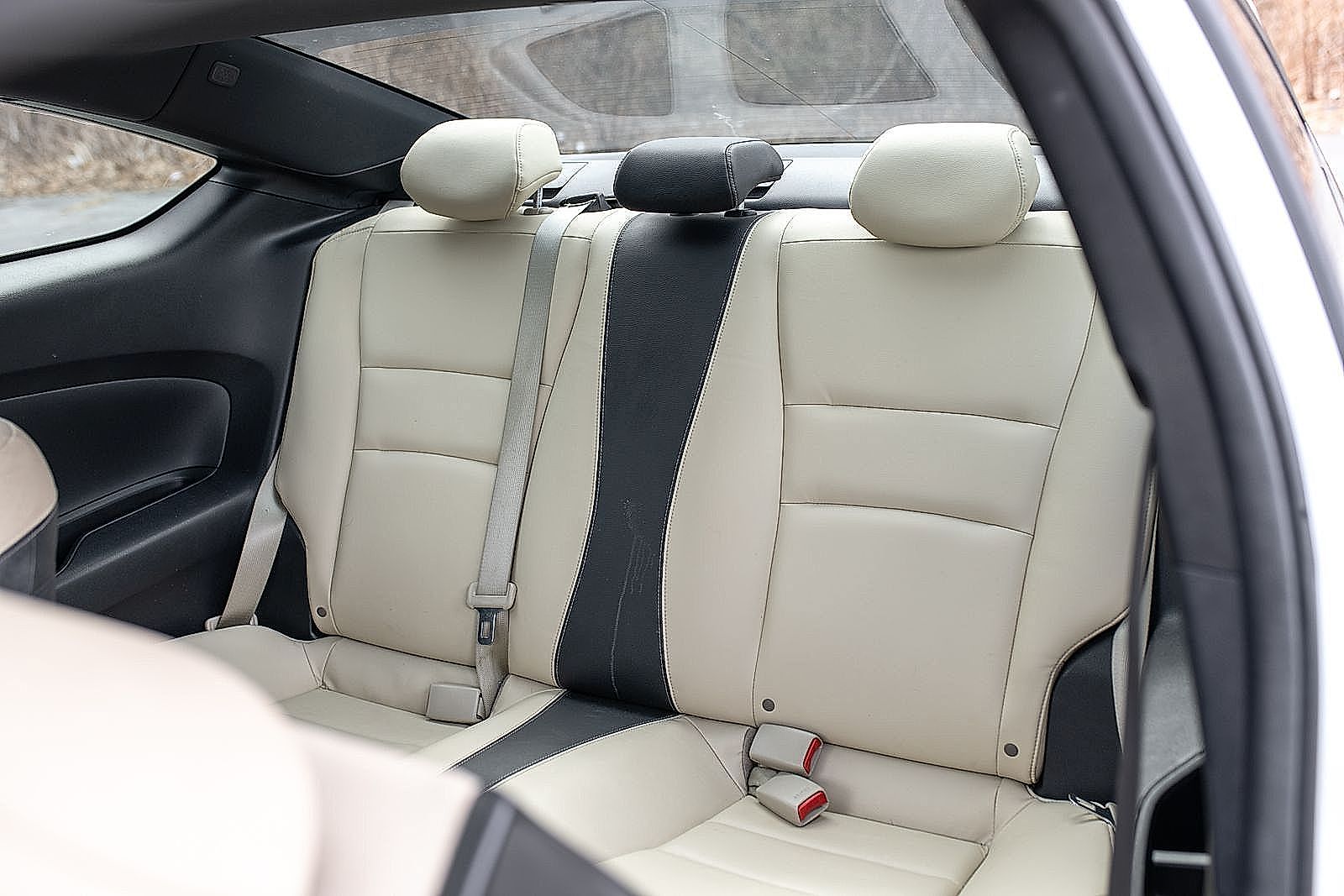 Vehicle image 20 of 28
