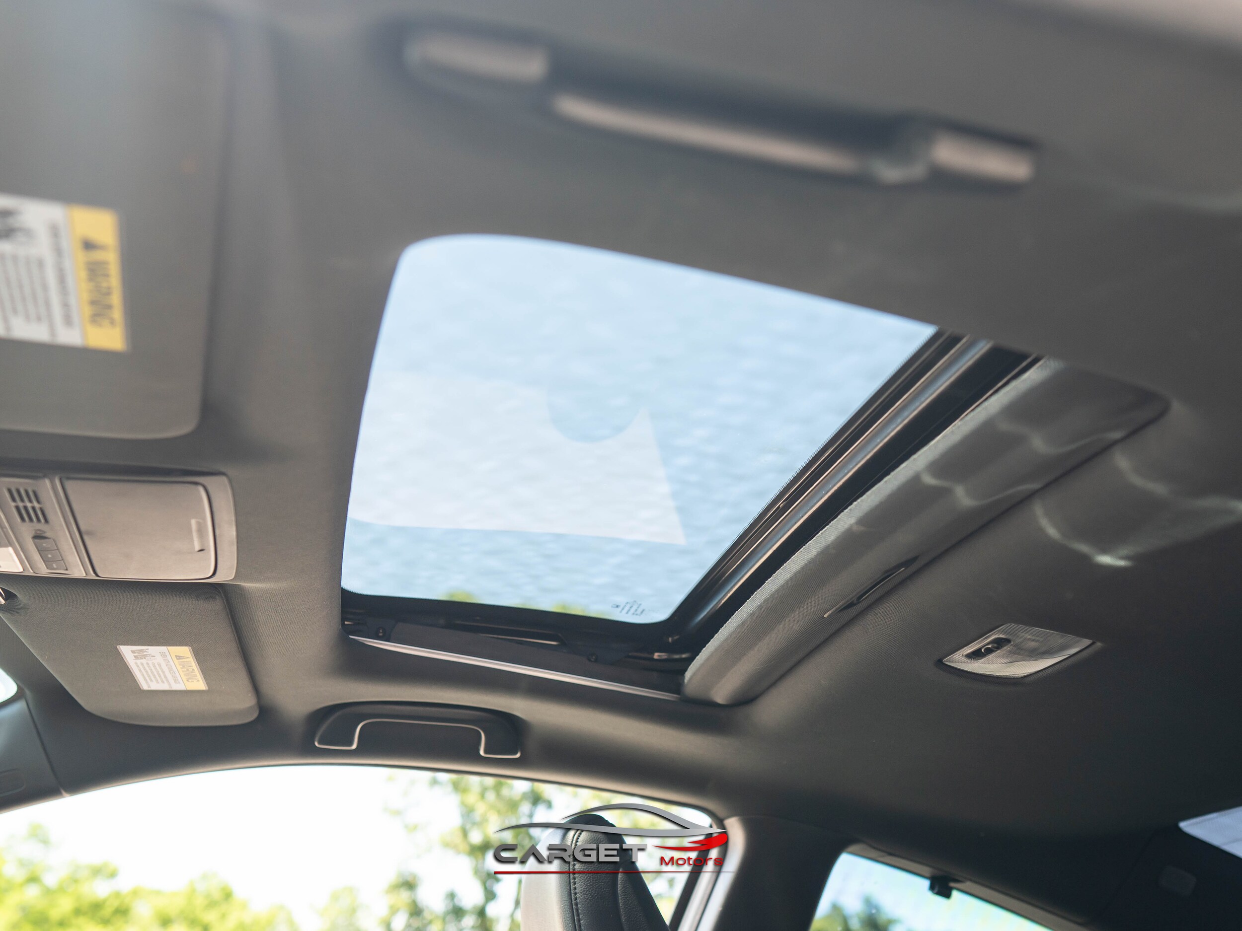 Vehicle image 29 of 40