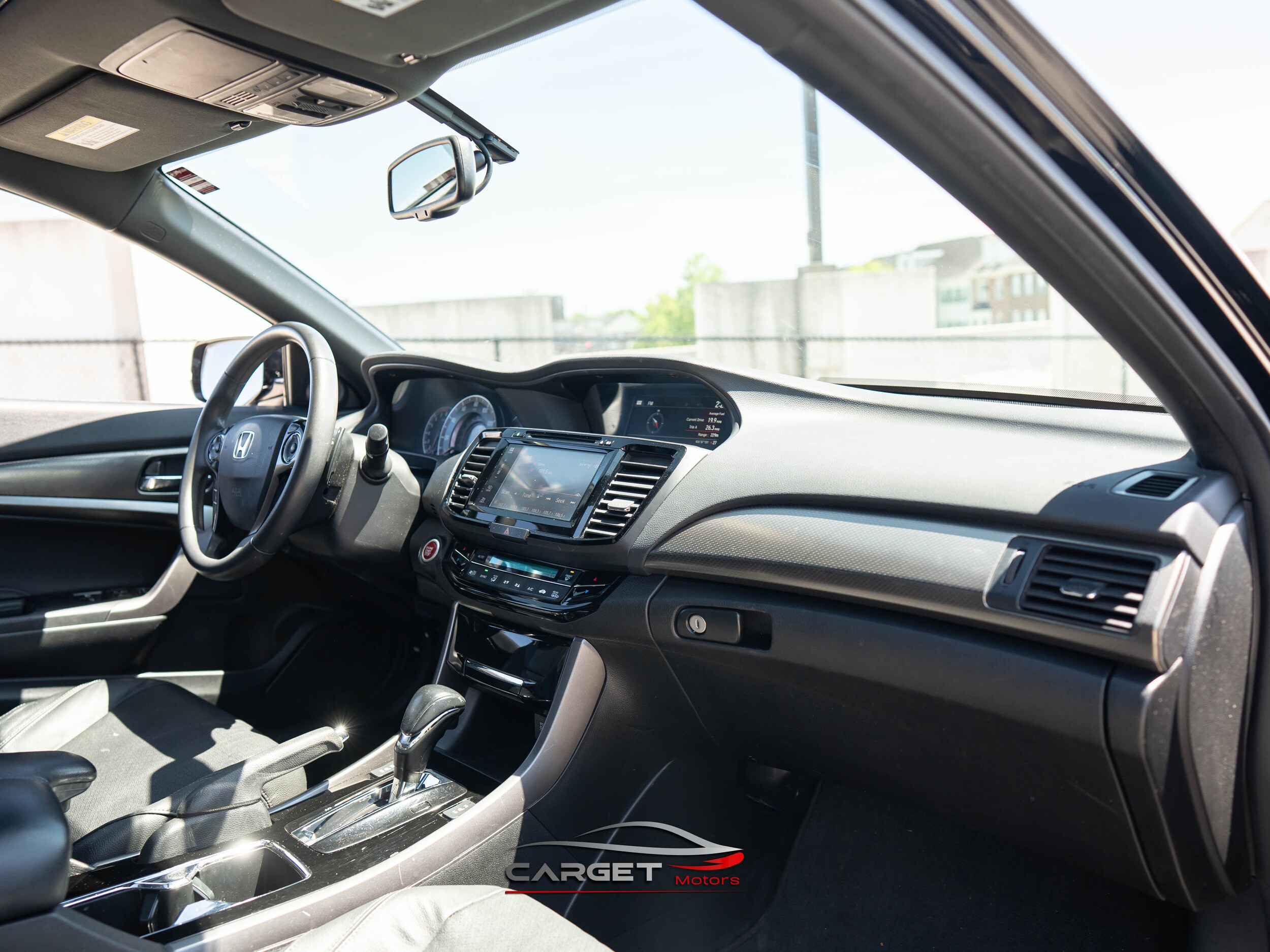 Vehicle image 11 of 40