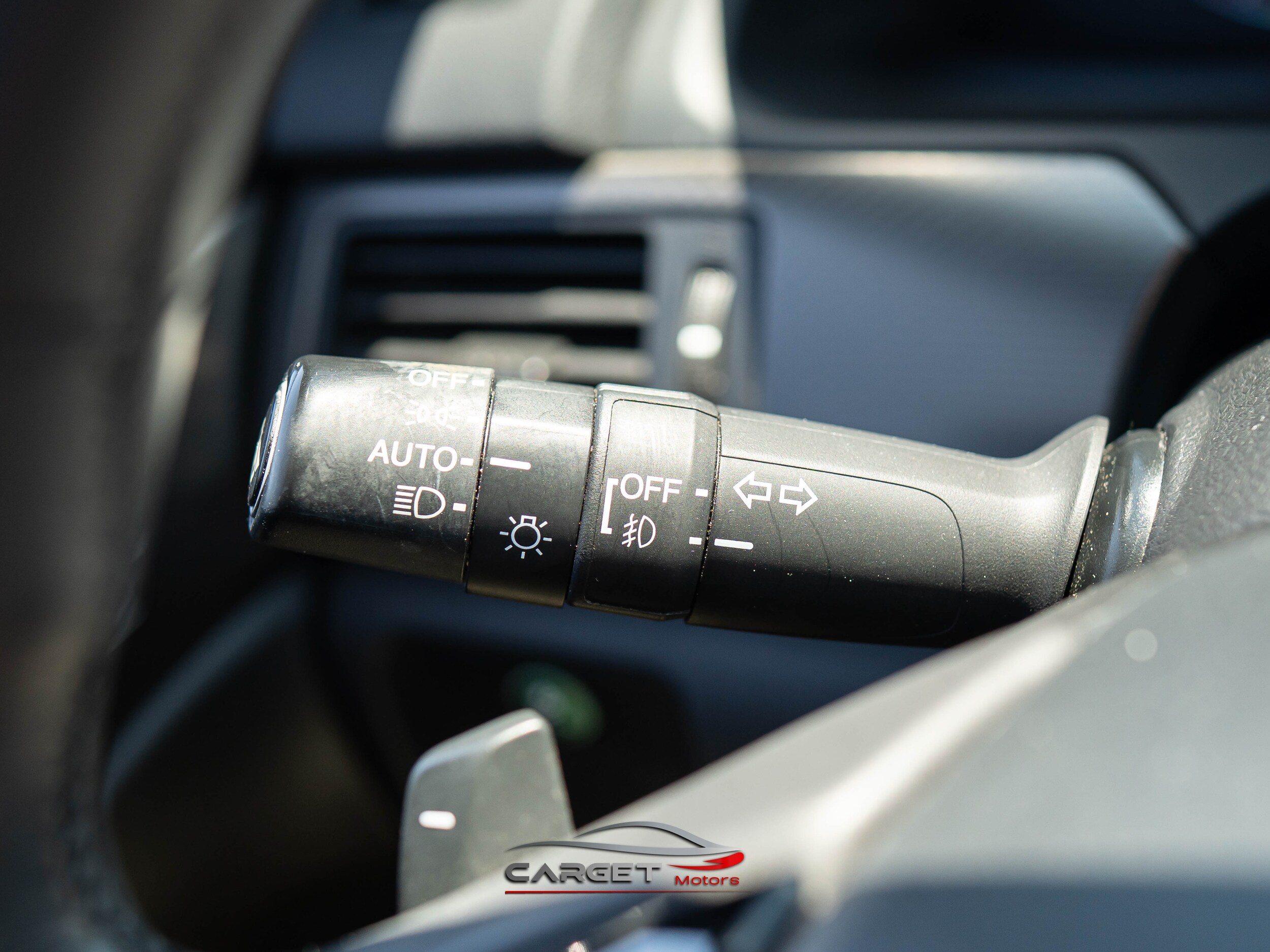 Vehicle image 21 of 40
