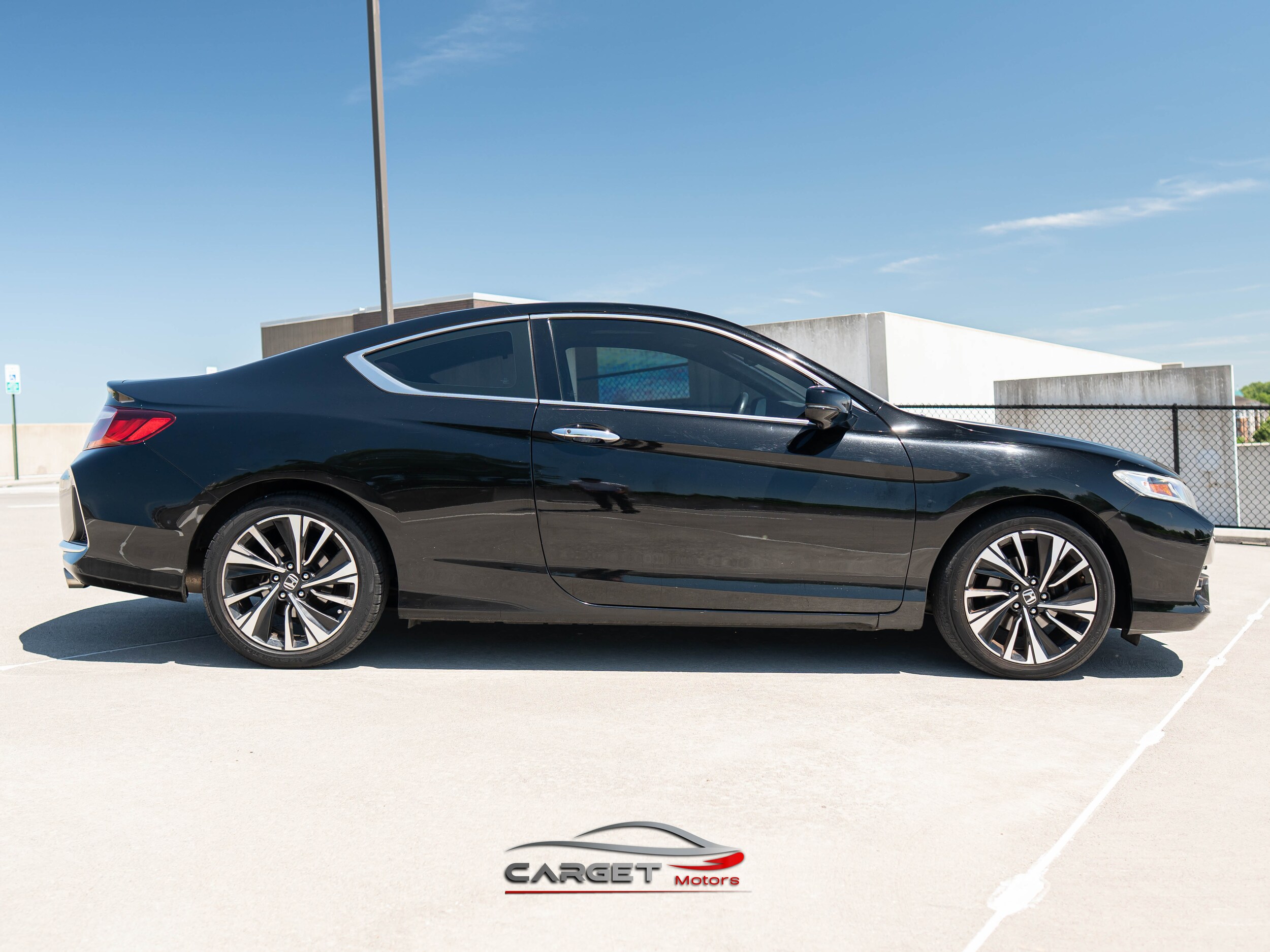 Vehicle image 3 of 40