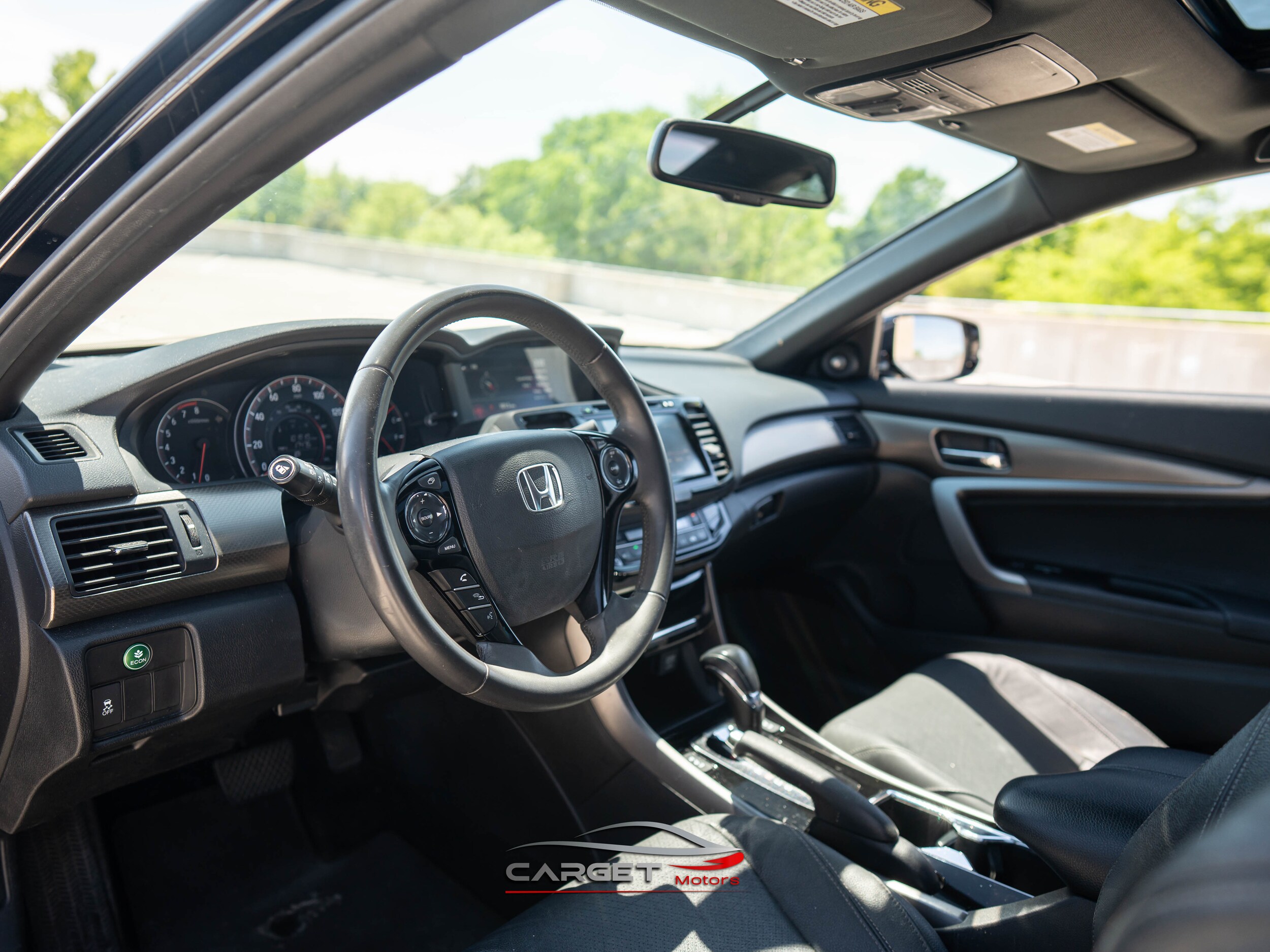 Vehicle image 10 of 40