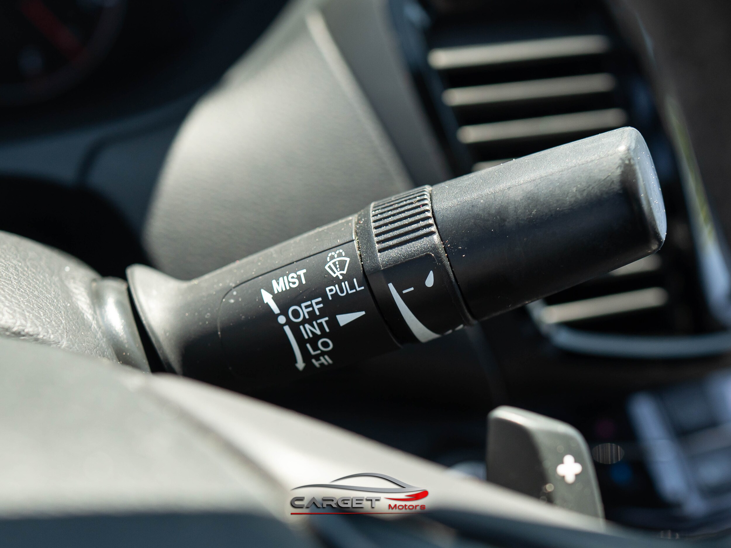 Vehicle image 19 of 40