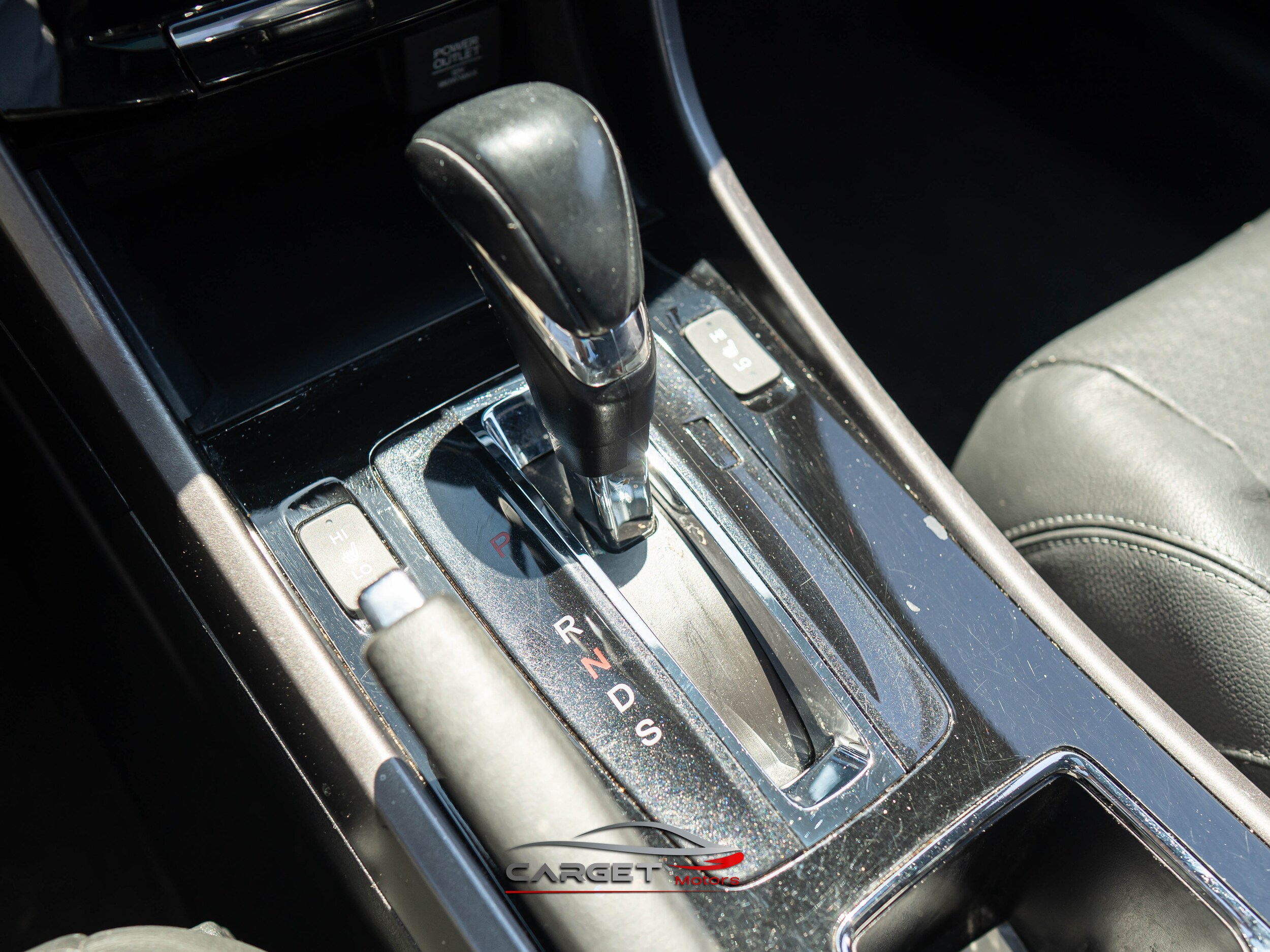 Vehicle image 27 of 40