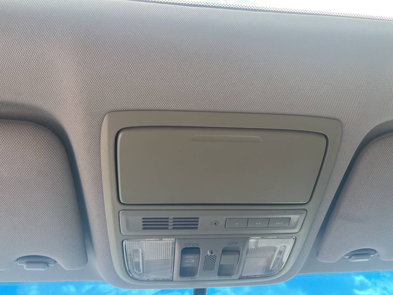 Vehicle image 10 of 18