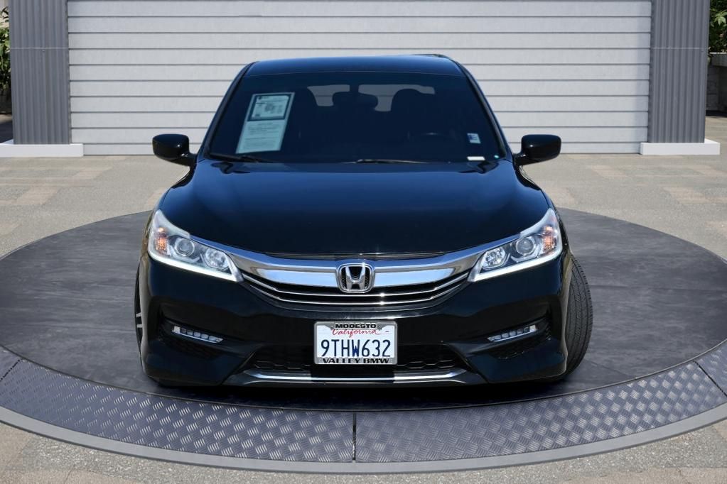2016 Honda Accord Sport Image 2 of 22