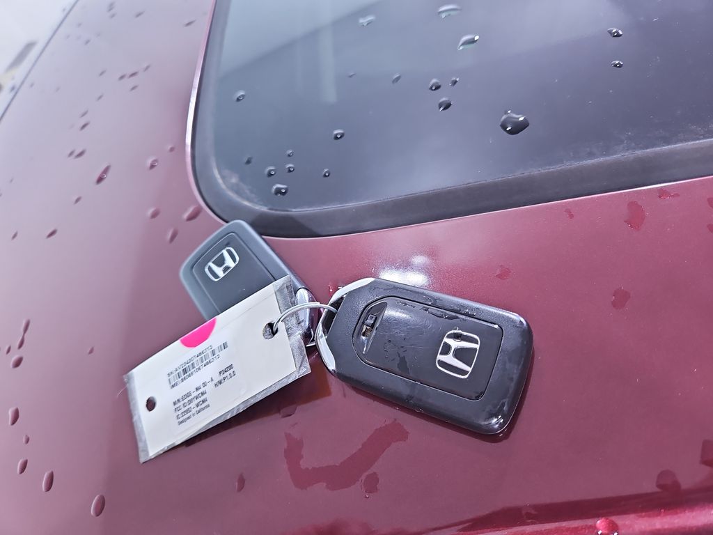 Vehicle image 27 of 28