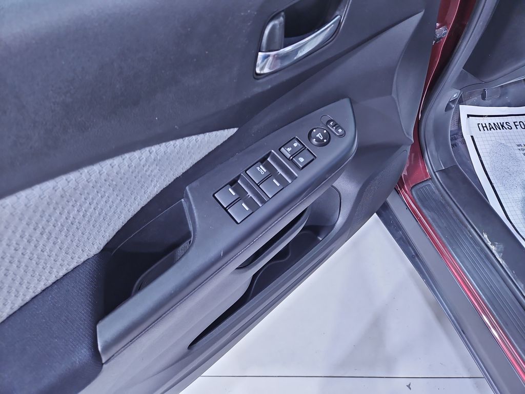 Vehicle image 11 of 28