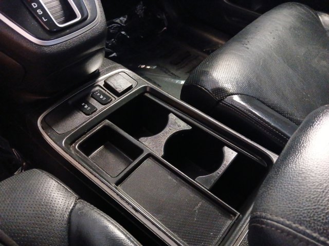 Vehicle image 17 of 22