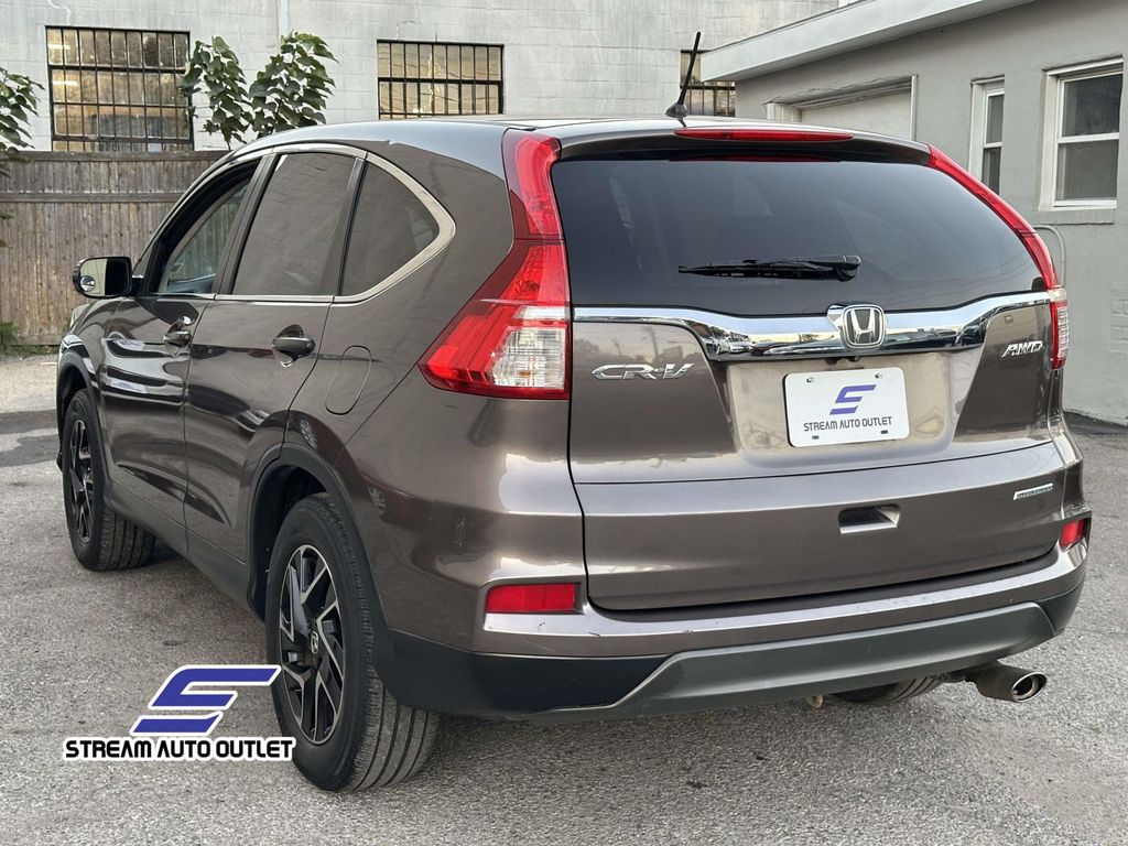 2016 Honda CR-V SE Image 7 of 31