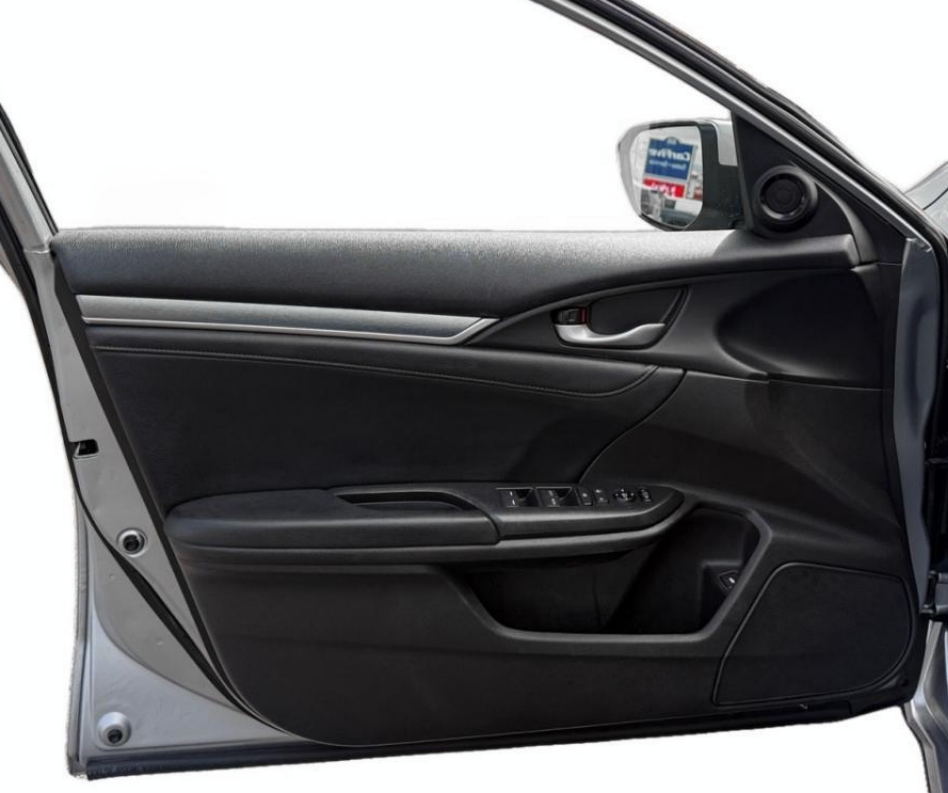 Vehicle image 14 of 33