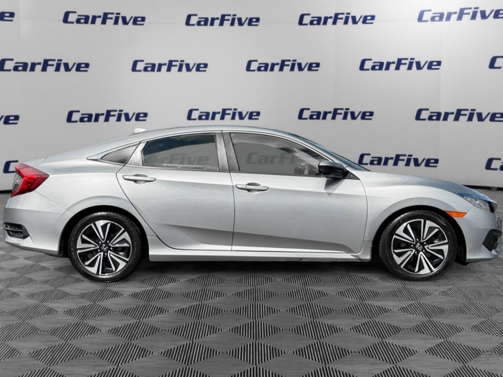 Vehicle image 7 of 33