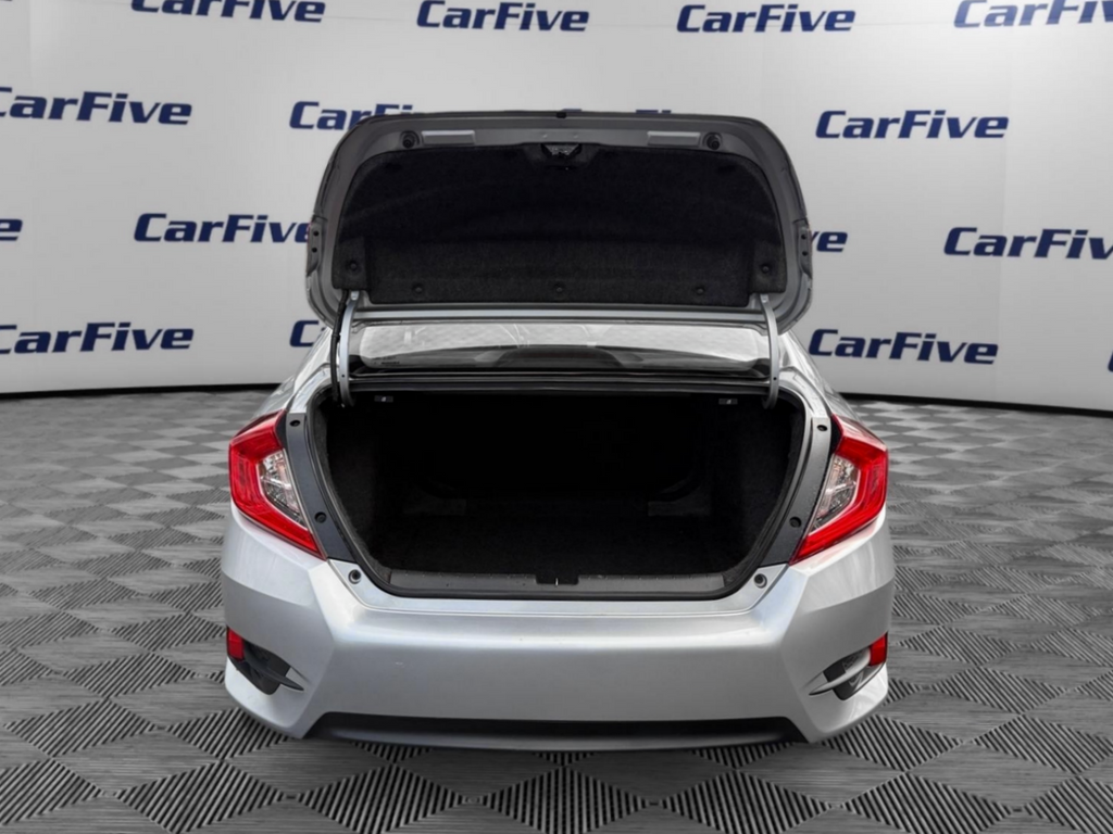 Vehicle image 11 of 33
